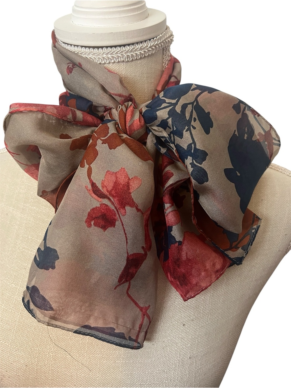 NWOT Women’s Taupe and Blue and Pink Florals Scarf One Size